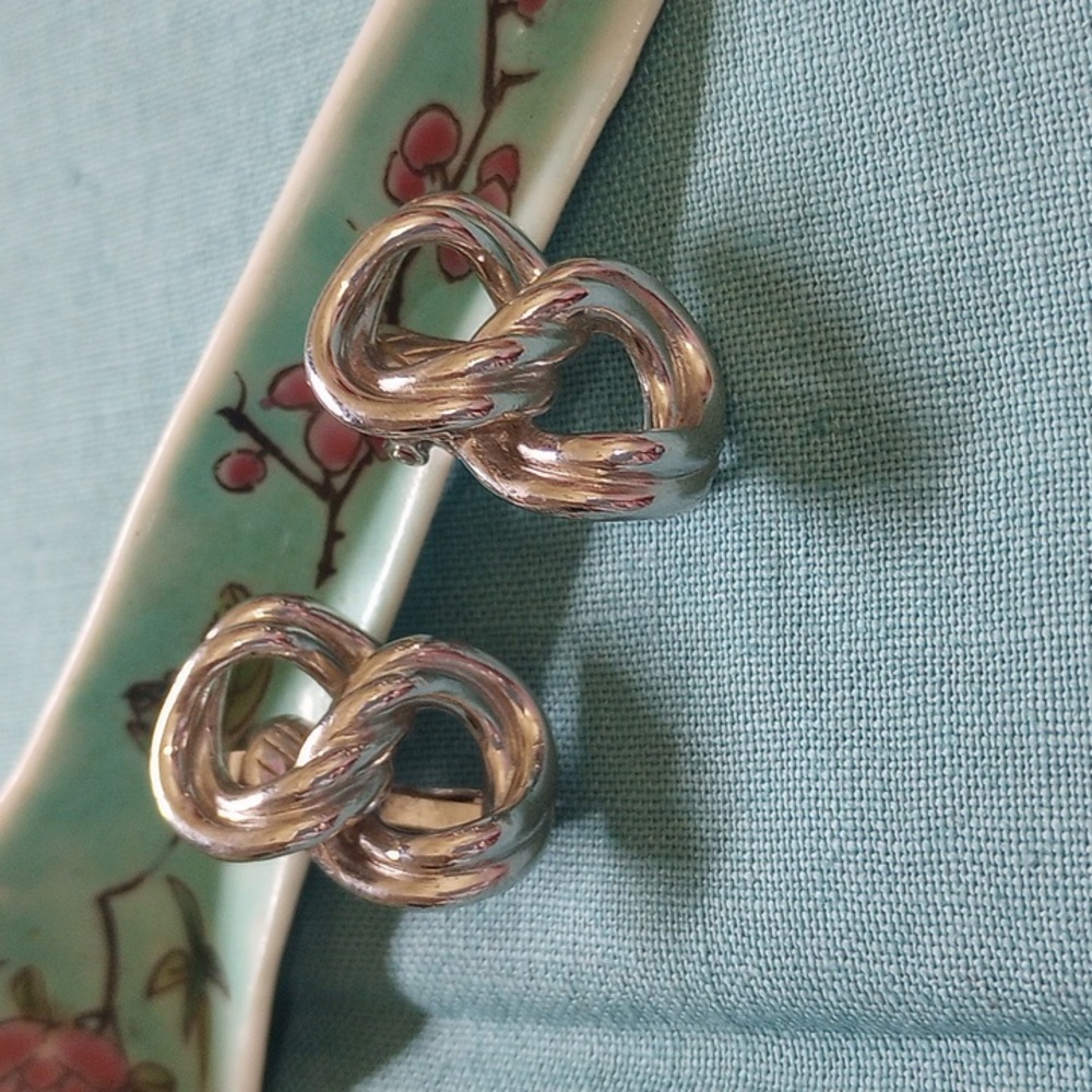 Trifari Vintage Silver tone twist infinity knot clip on earrings